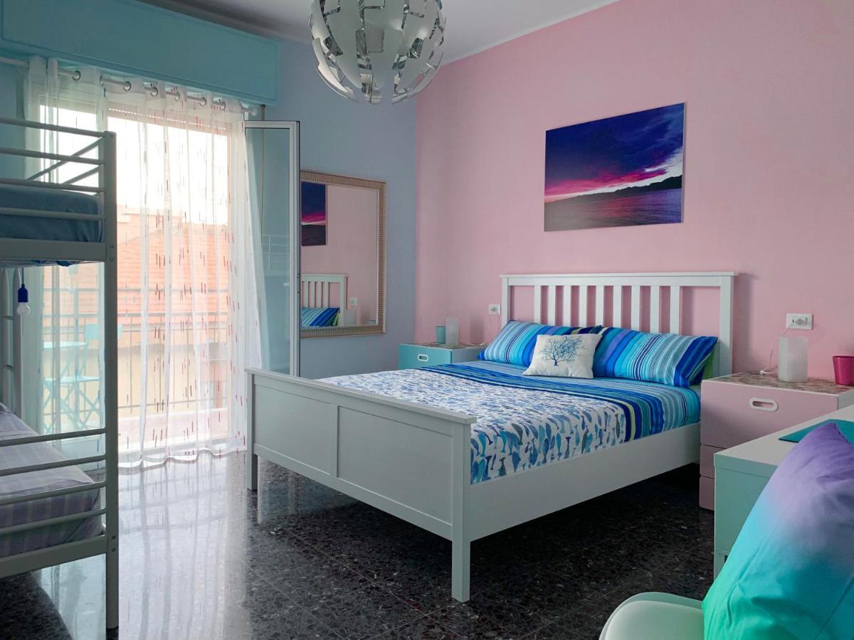 Biker'S Blue Cove Apartment Finale Ligure Exterior photo