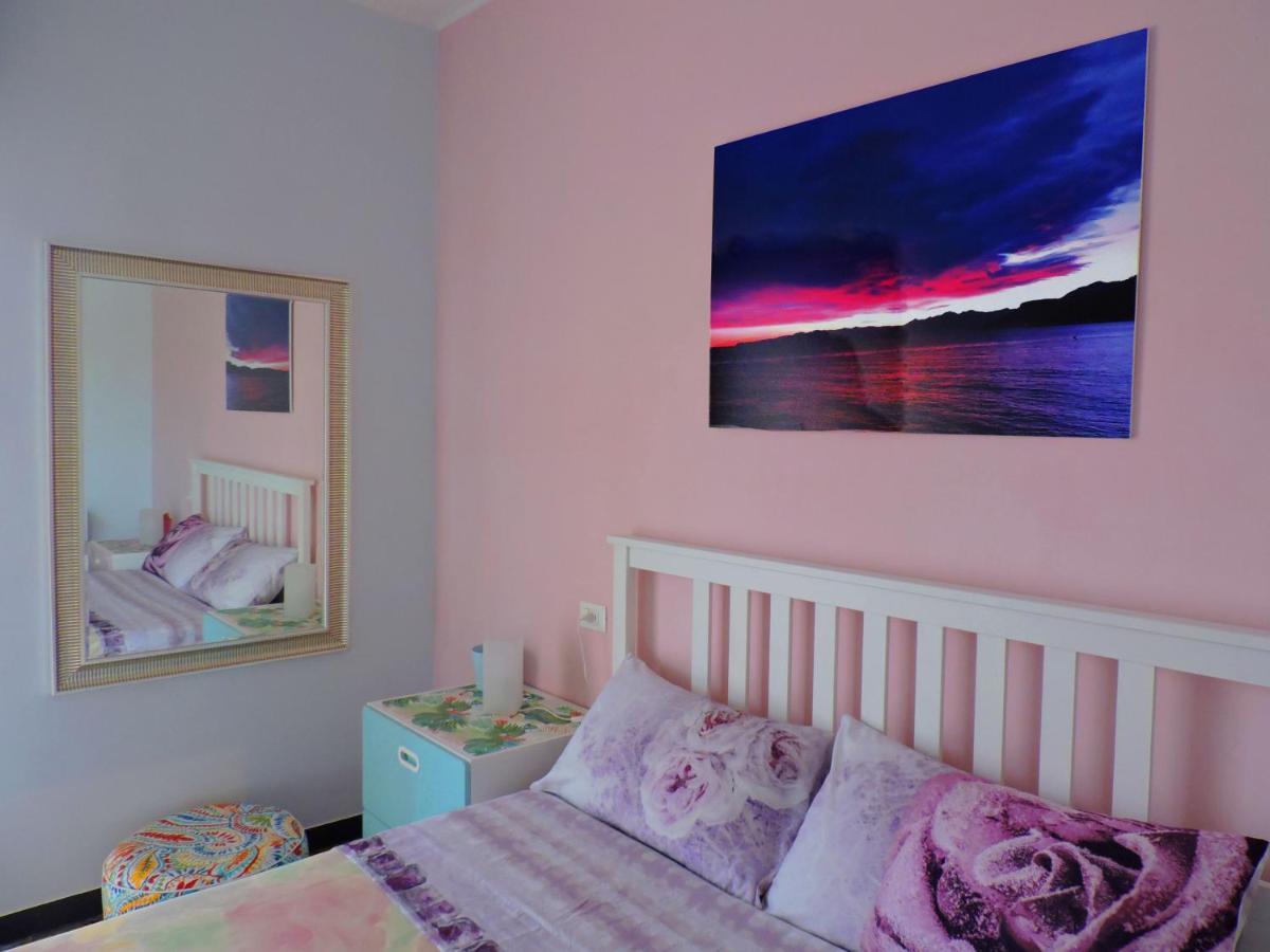 Biker'S Blue Cove Apartment Finale Ligure Exterior photo